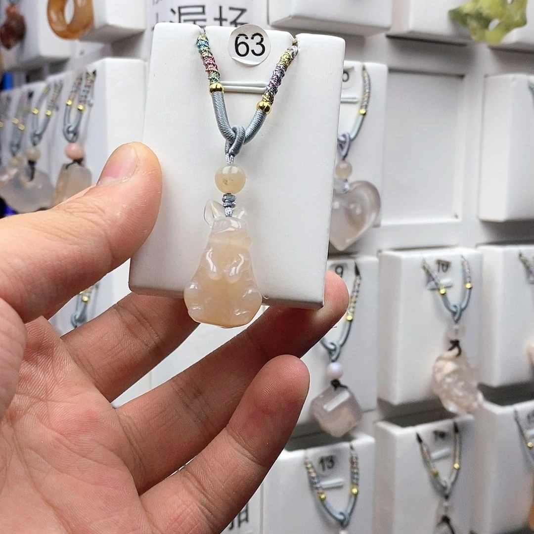 石英质玉吊坠(不含链)未镶嵌企*.