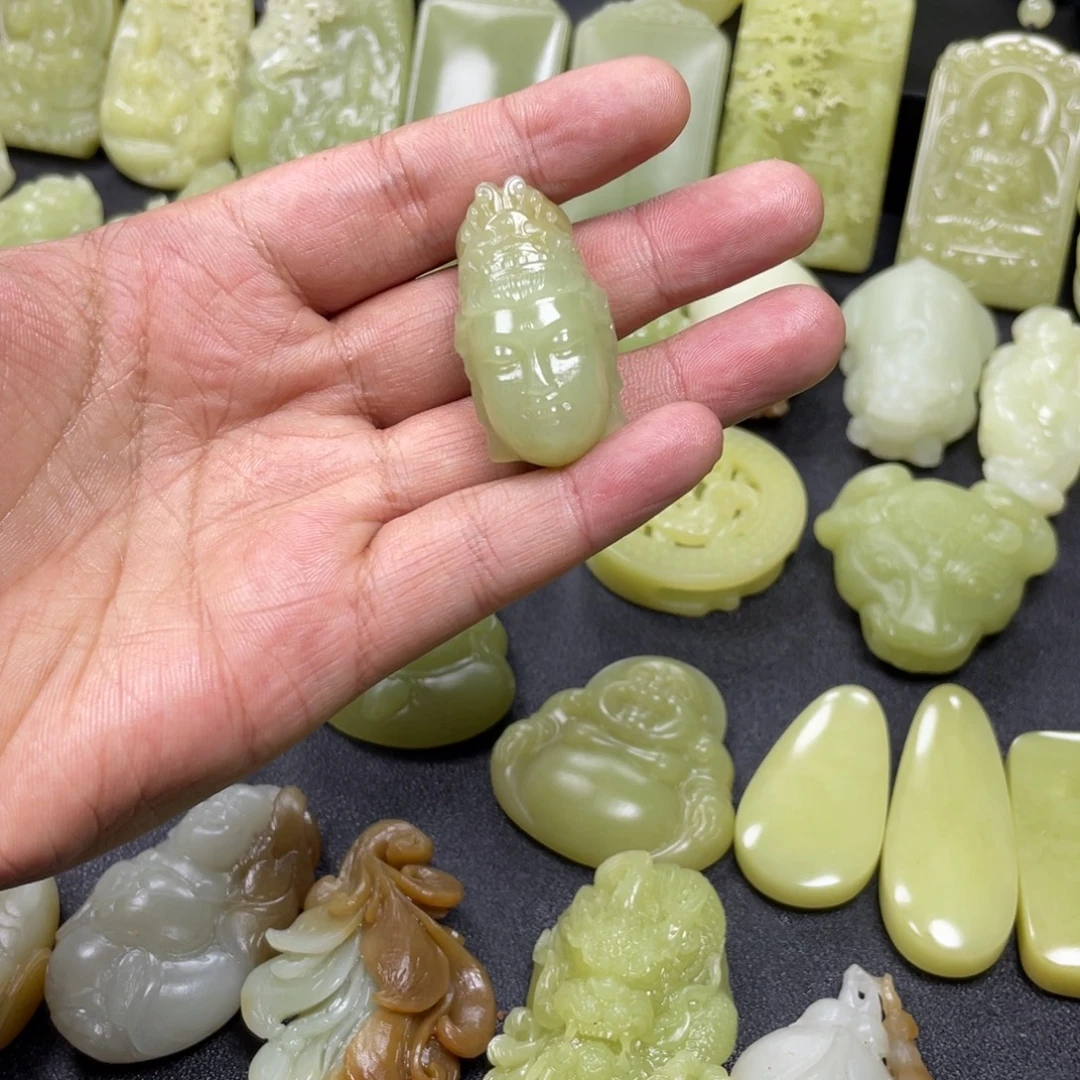 和田玉（黄玉）未镶嵌颈饰