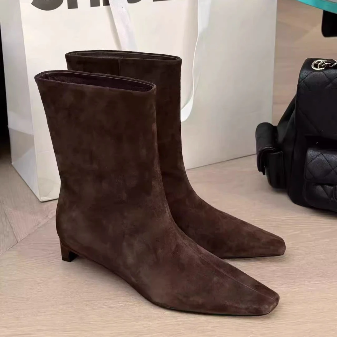 诗歌兰女靴2025秋冬新款真皮复古百搭尖头猫跟法式显瘦马丁靴短靴