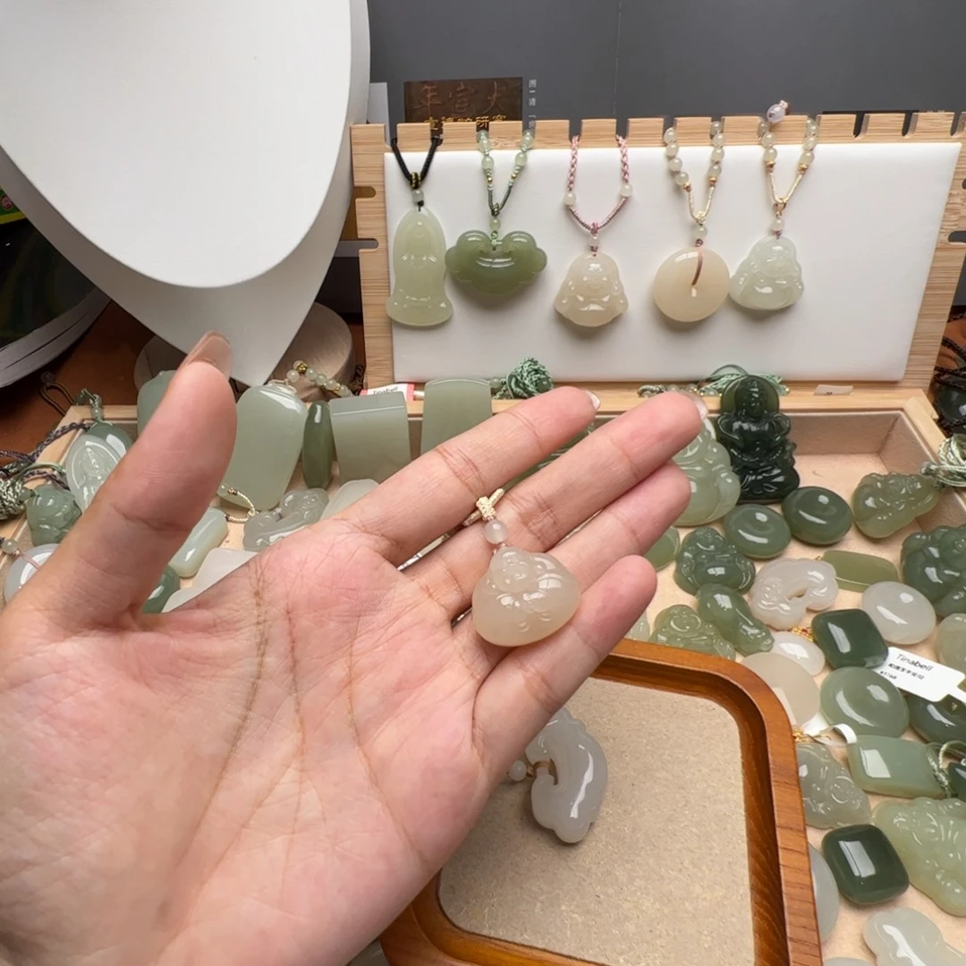 颈饰未镶嵌和田玉