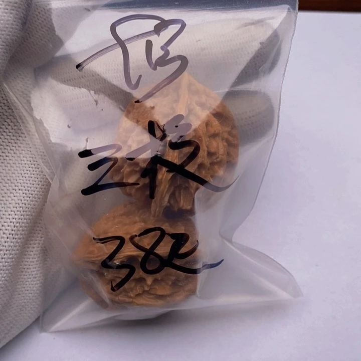 吊坠文玩核桃三棱