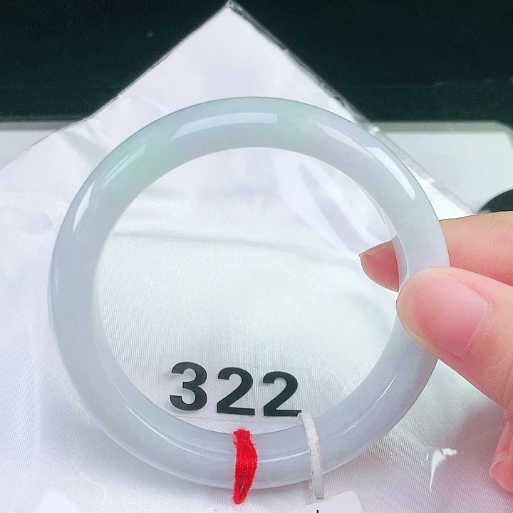 翡翠未镶嵌手镯（圆镯）翡翠手镯