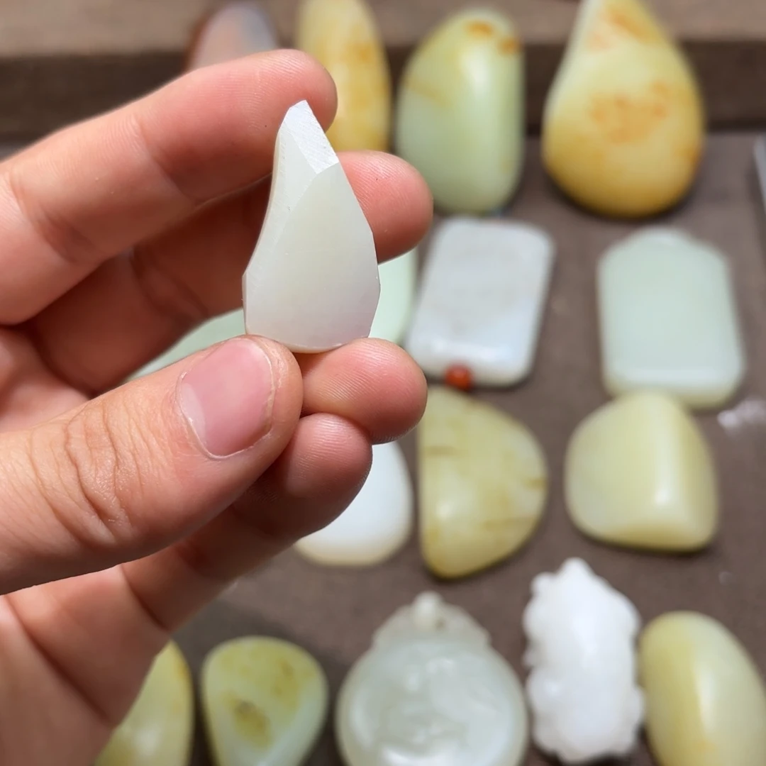 定制和田玉挂件未镶嵌狂*