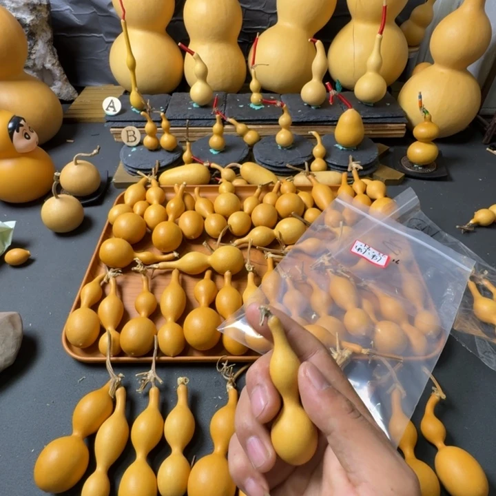 梁***辉精品手把蚂蚁肚葫芦