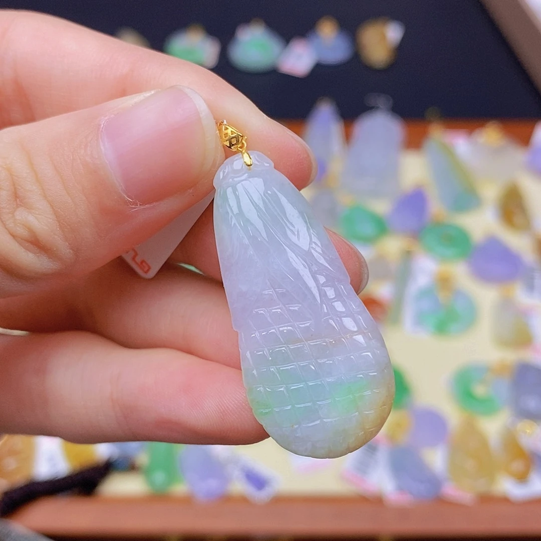 翡翠颈饰18K金镶嵌翡翠