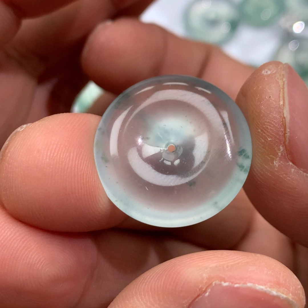 翡翠未镶嵌颈饰平安扣