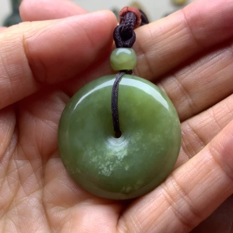 【闪购商品】未镶嵌透闪石质玉挂件