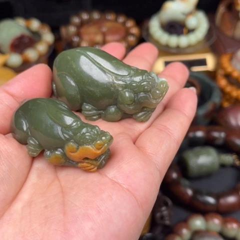 透闪石质玉手链未镶嵌和**财