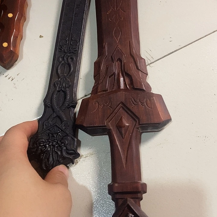 五***弥紫檀木类成套家具两把，黑檀弯