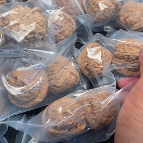 文玩核桃把件三角白10