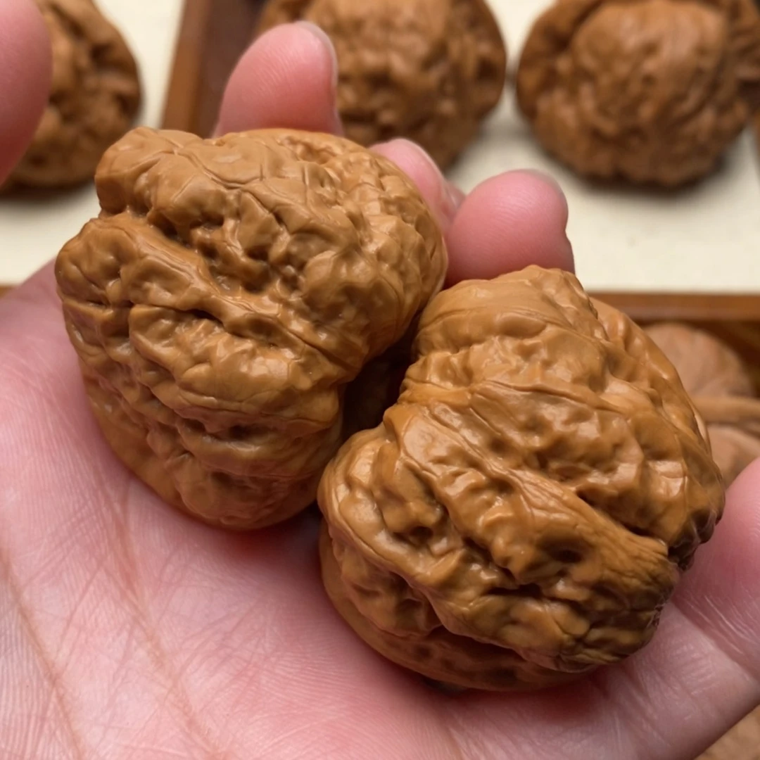 【闪购商品】把件文玩核桃边40左右