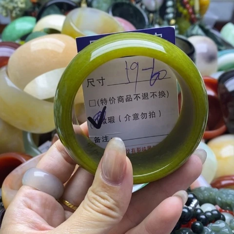 未镶嵌蛇纹石玉手镯