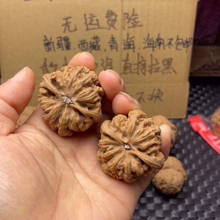辻***弎吊坠文玩核桃粗筋
