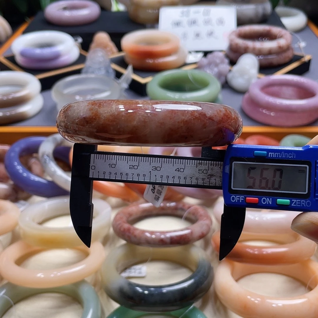 未镶嵌手镯石英岩玉