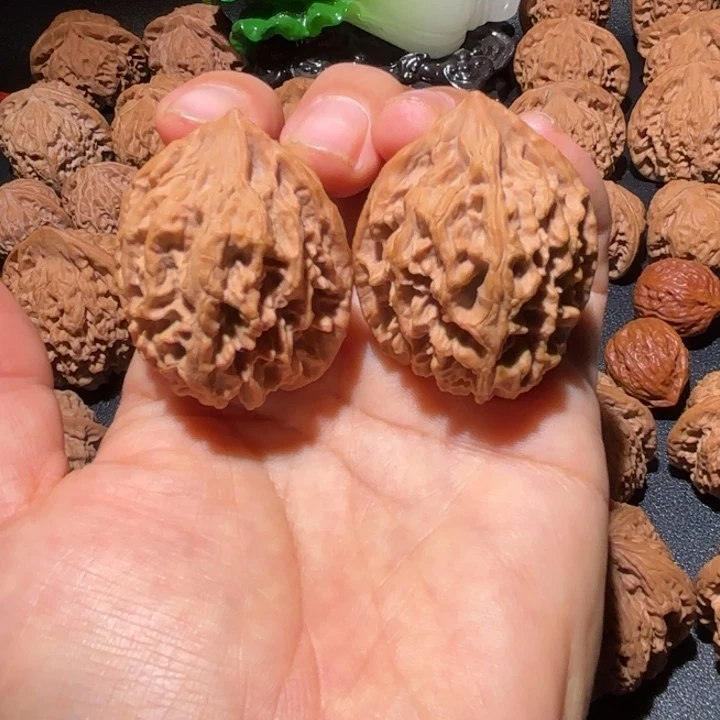 菩提籽类文玩核桃吊坠太行鸡心35