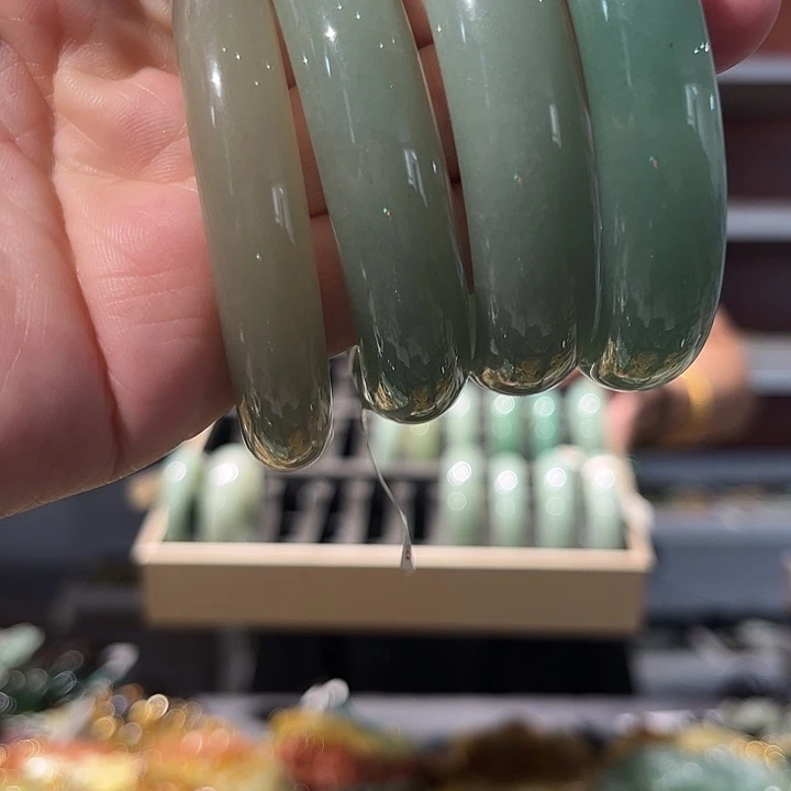 岫玉未镶嵌毛衣链