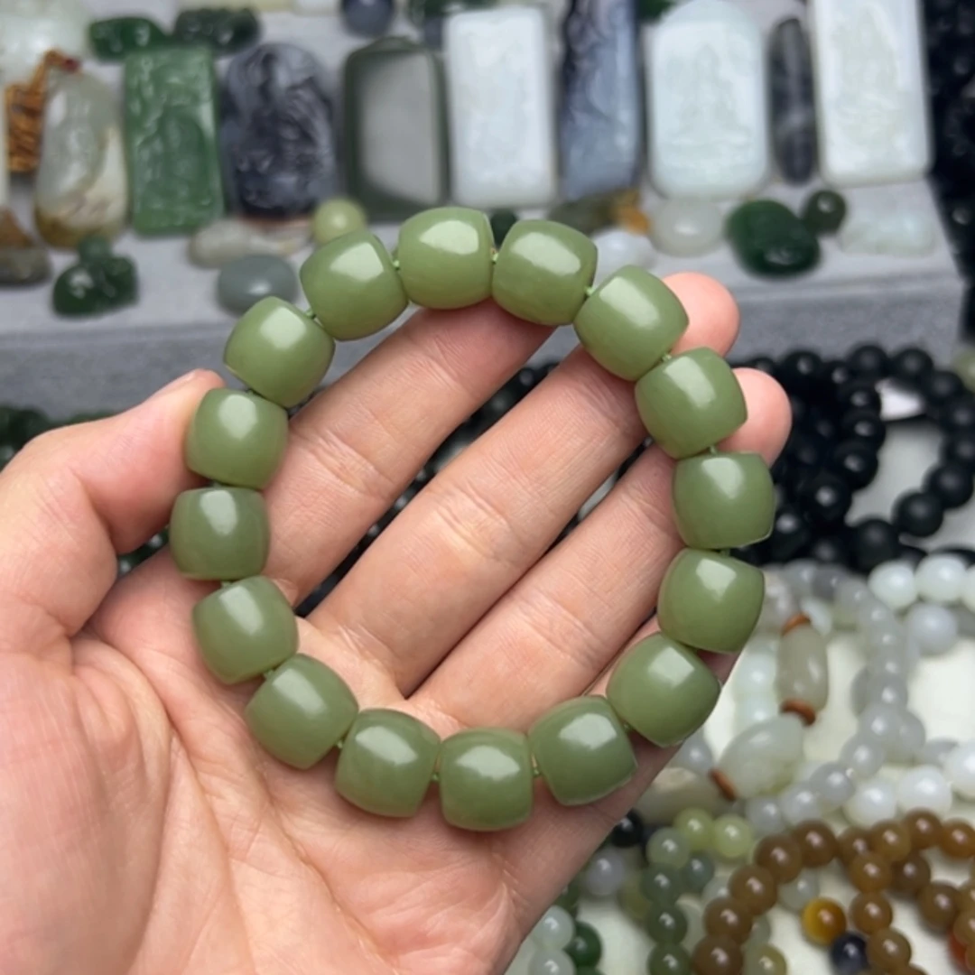 和田玉未镶嵌颈饰若羌青黄口1.4直切