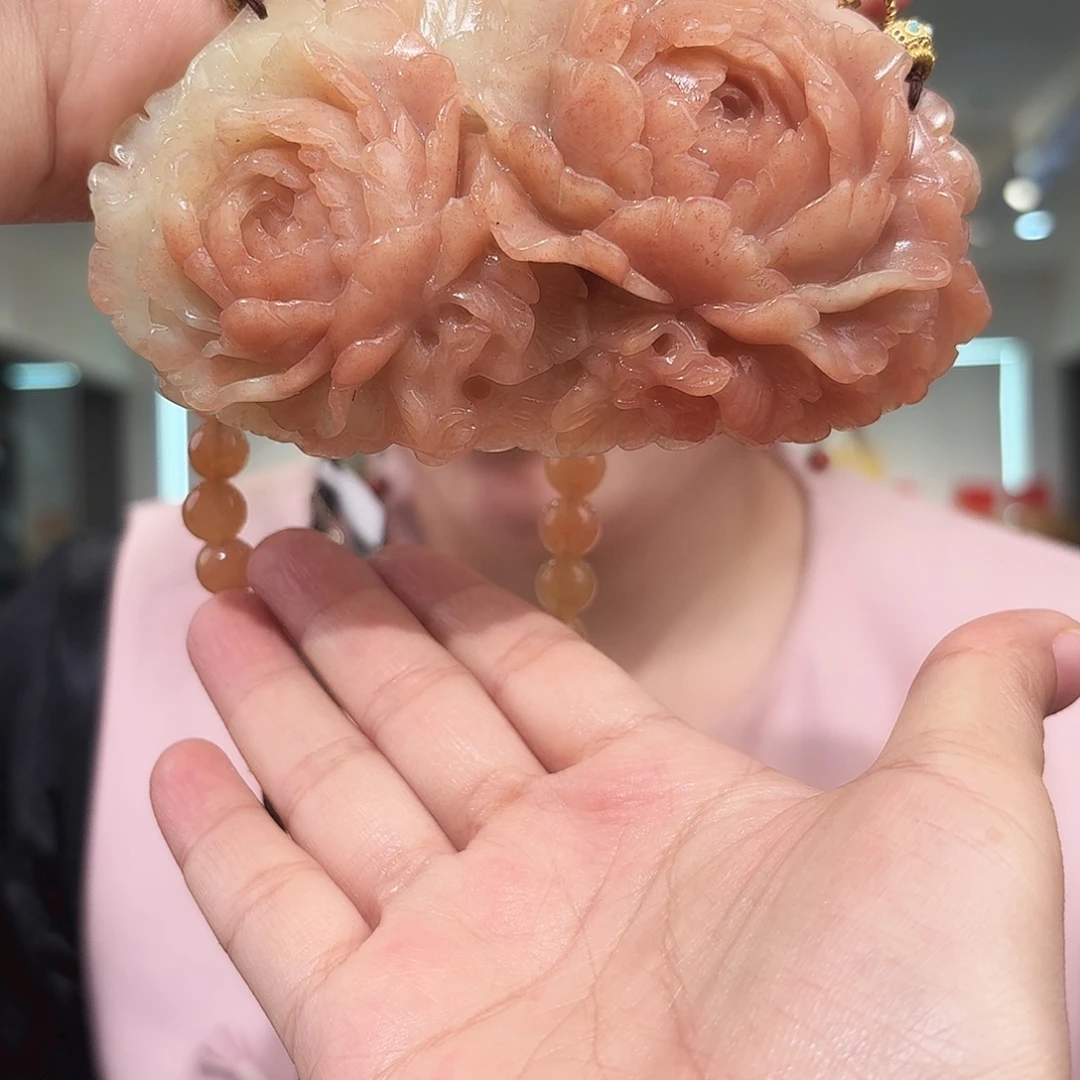 岫玉未镶嵌颈饰吊坠