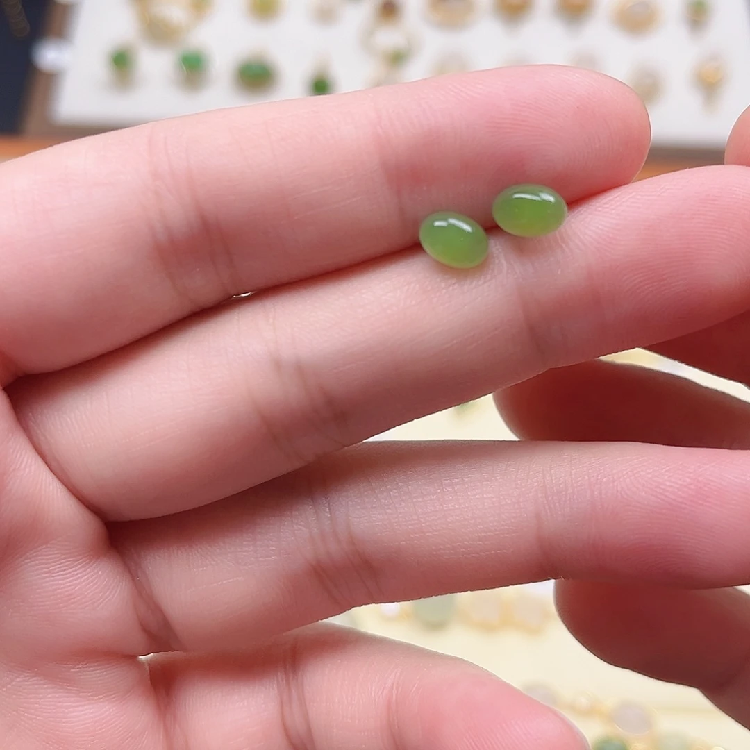 大****和田玉银S925镶嵌耳饰