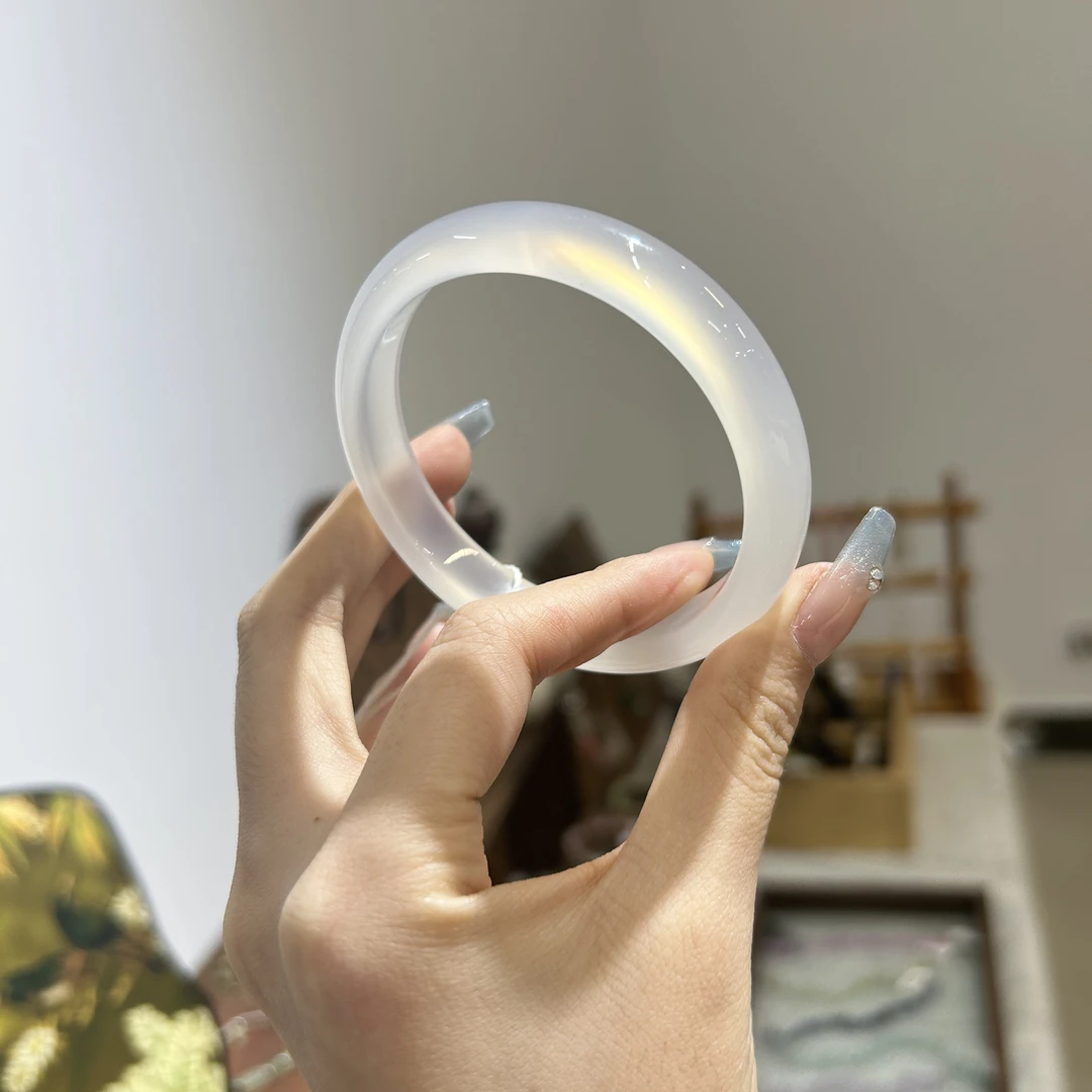 实拍玛瑙玉髓马料超A级高冰/白月光/冰粉新中式玛瑙手镯古风