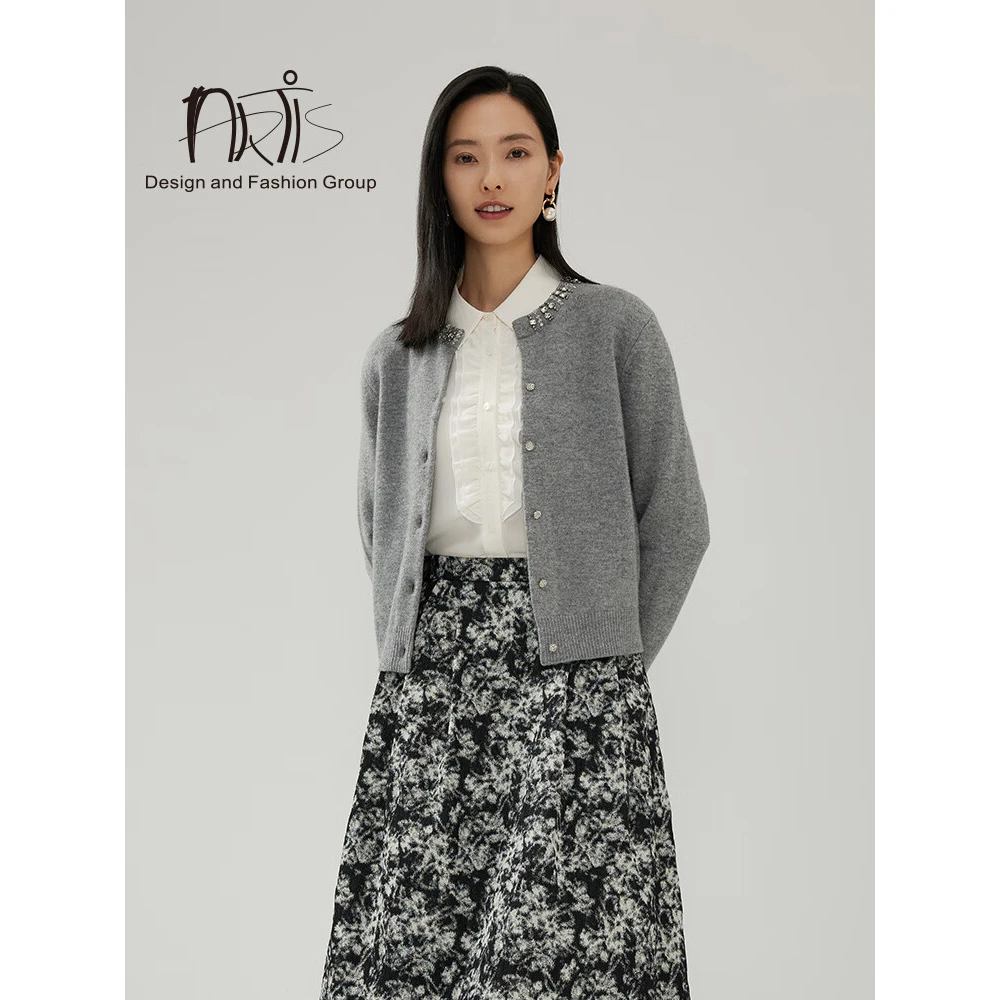 ARTIS雅迪斯2025春季新款 重工水钻钉珠开衫AR5821006-009