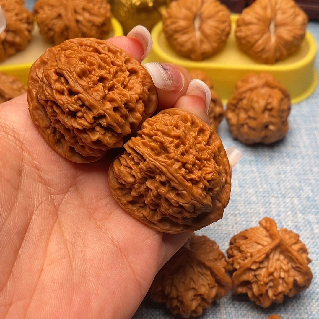悦***疗把件文玩核桃毕业南疆石40全品