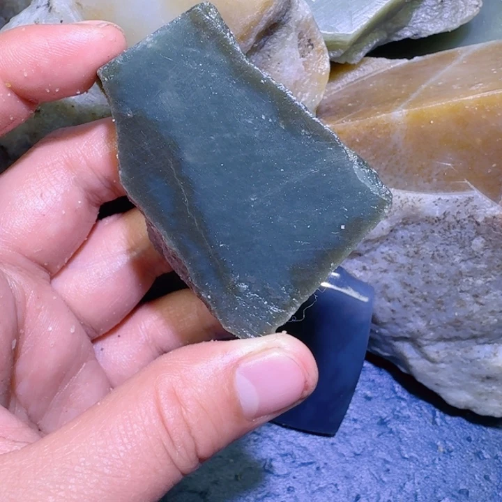 和田玉未镶嵌珠宝半成品