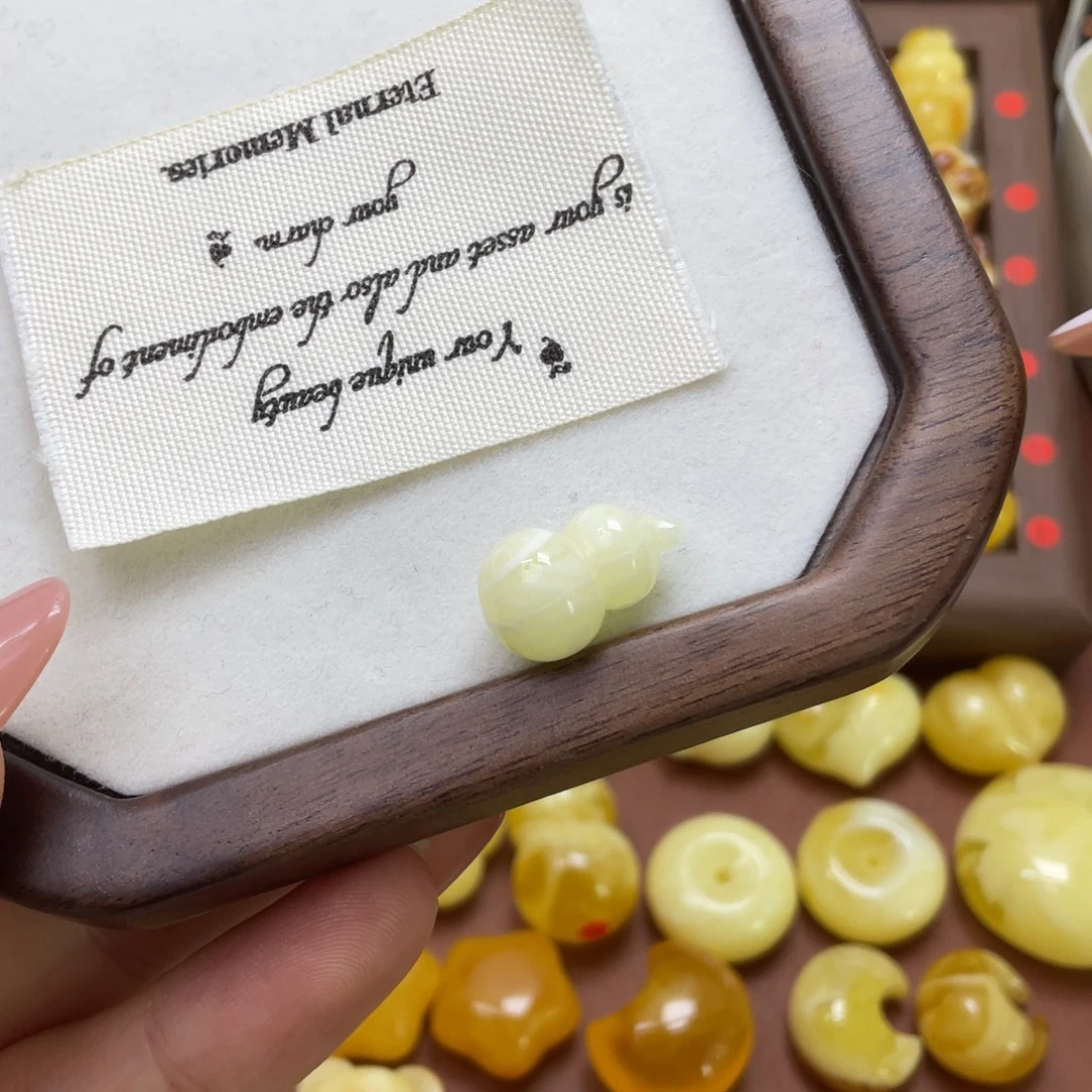 琥珀未镶嵌珠宝奇石