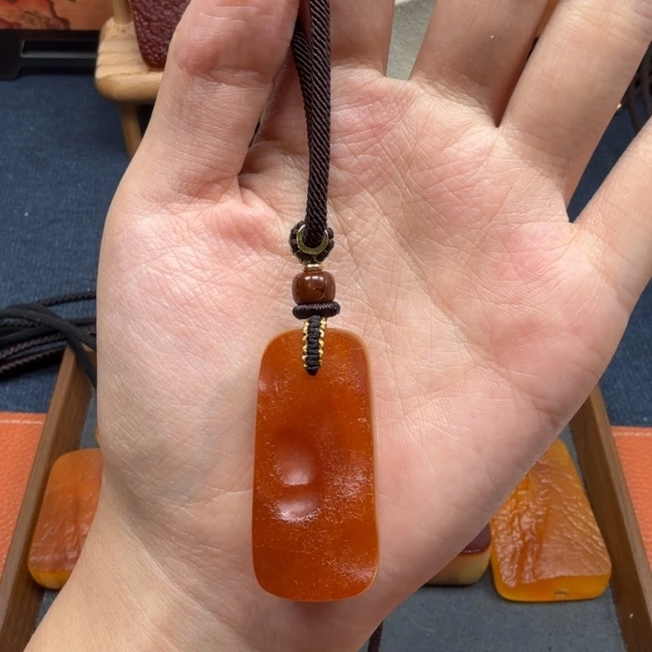 蜜蜡未镶嵌吊坠(赠链)