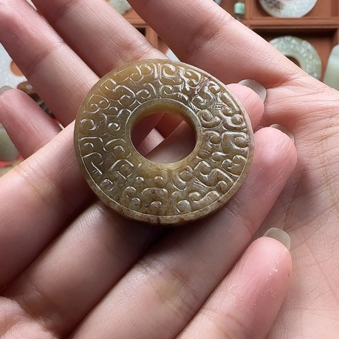 少***游颈饰未镶嵌和田玉