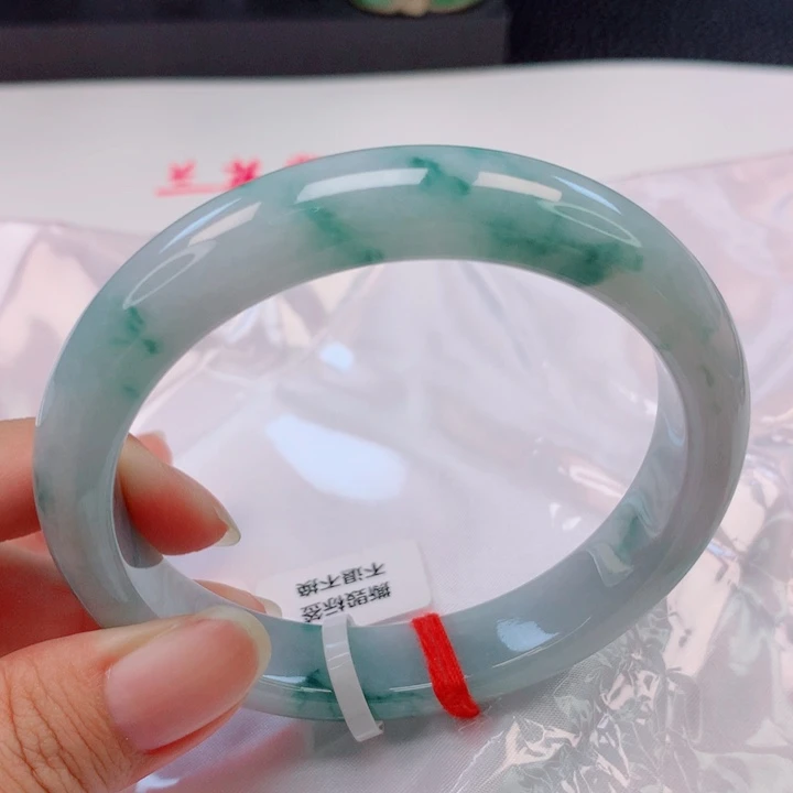 翡翠未镶嵌手镯61圈