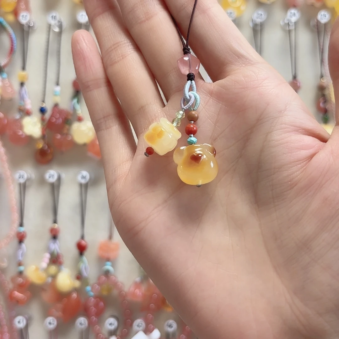 南红玛瑙未镶嵌吊坠(赠链)