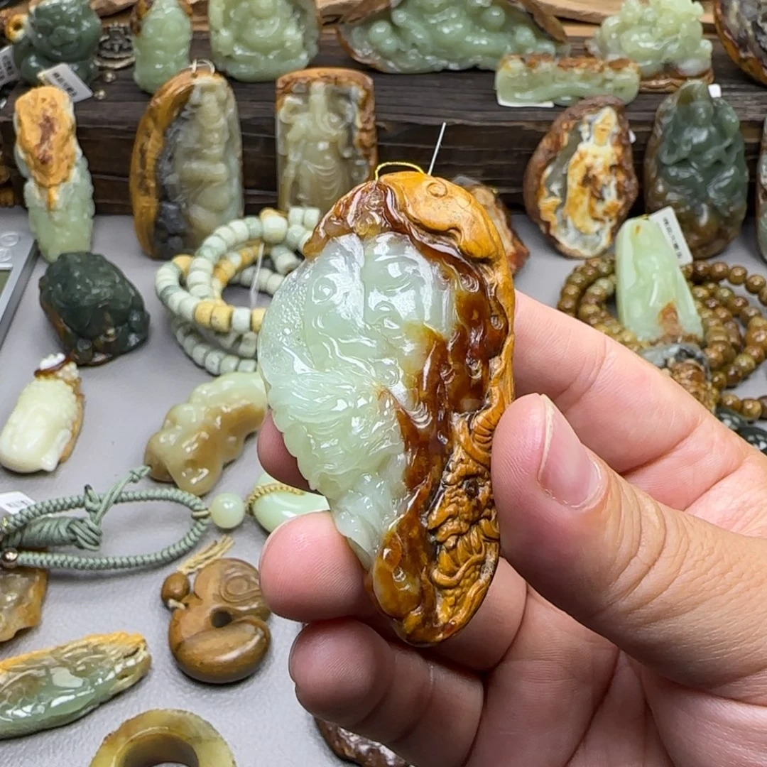 老***拿岫岩河磨玉（透闪石质玉）未镶嵌珠宝奇石