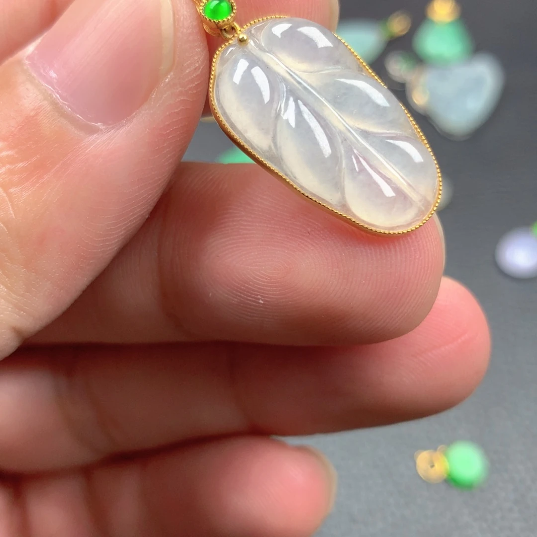 【闪购商品】颈饰18K金镶嵌翡翠翡翠