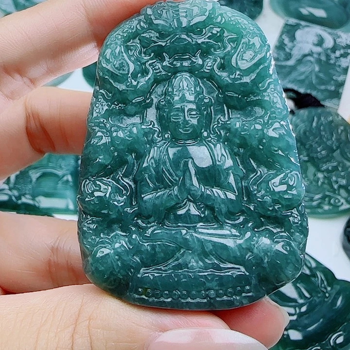 翡翠未镶嵌颈饰多样性发货天然的A货翡翠