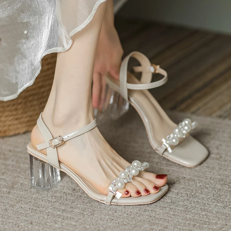 凉鞋女款夏季2025新款法式气质名媛透明水晶粗跟百搭不累脚高跟鞋