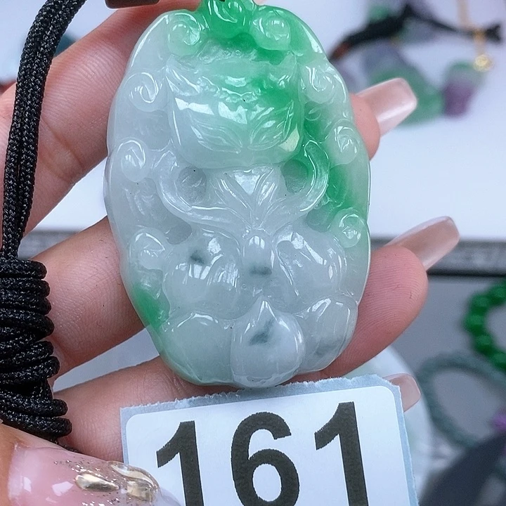 翡翠颈饰未镶嵌吊坠