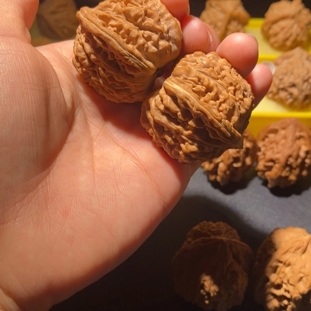 文玩核桃吊坠L*L山地楼