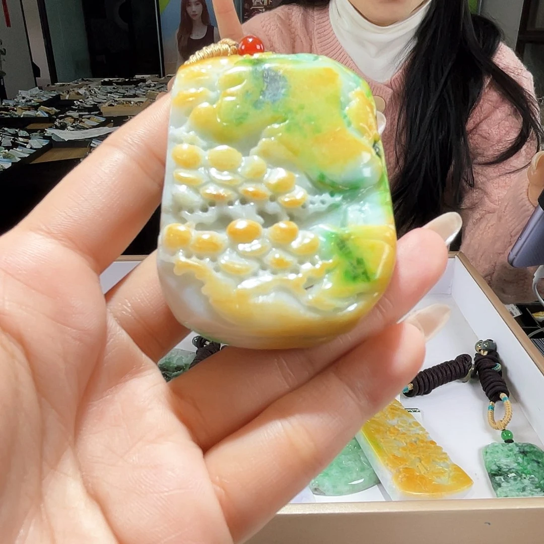 颈饰未镶嵌翡翠一