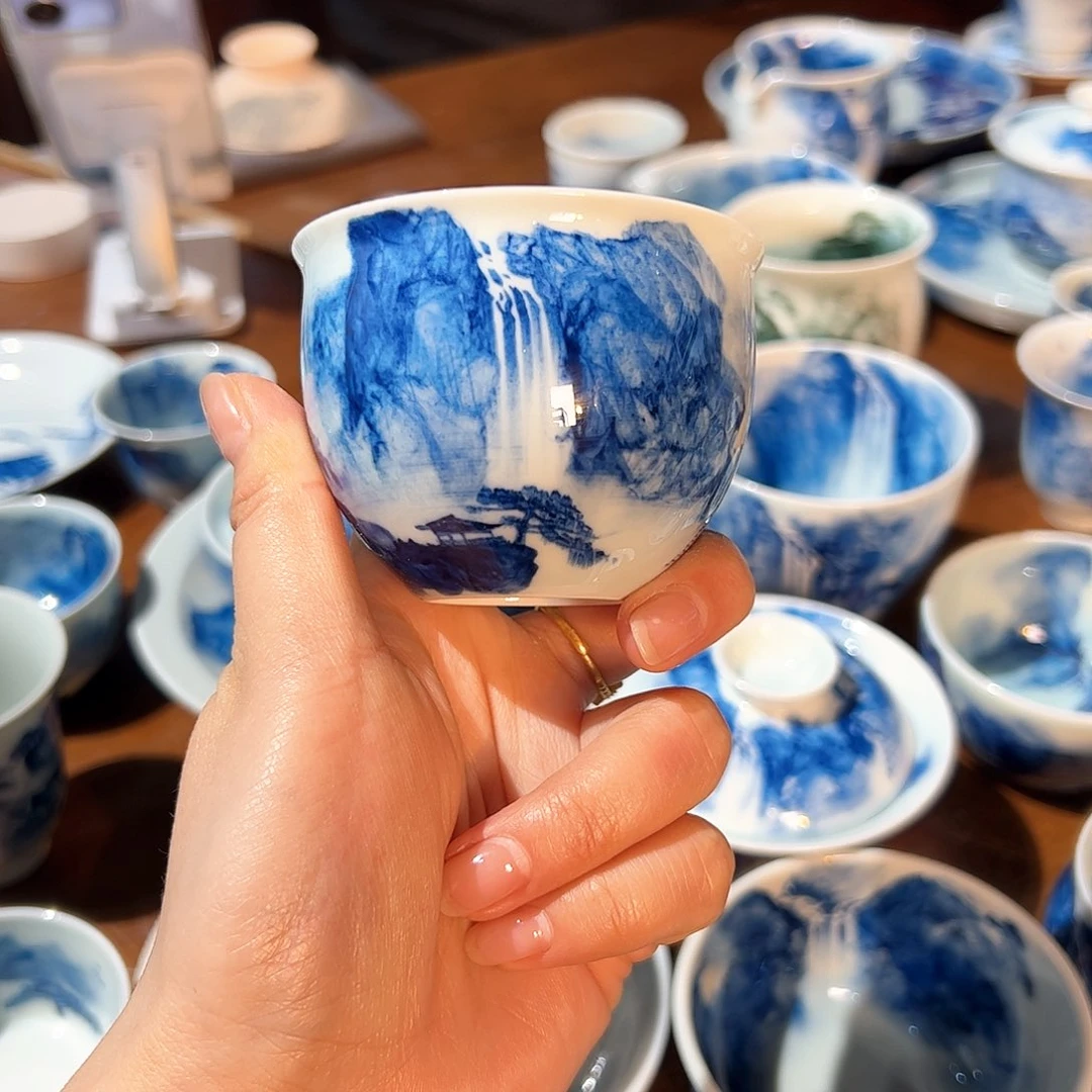 杯m**i青花手绘山水主人杯