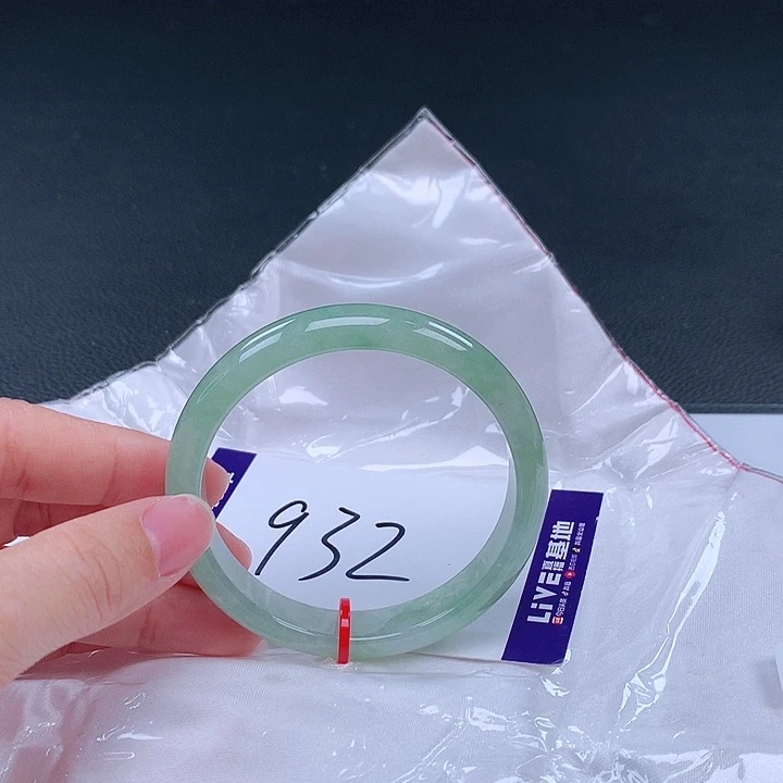 翡翠手镯未镶嵌手镯001305