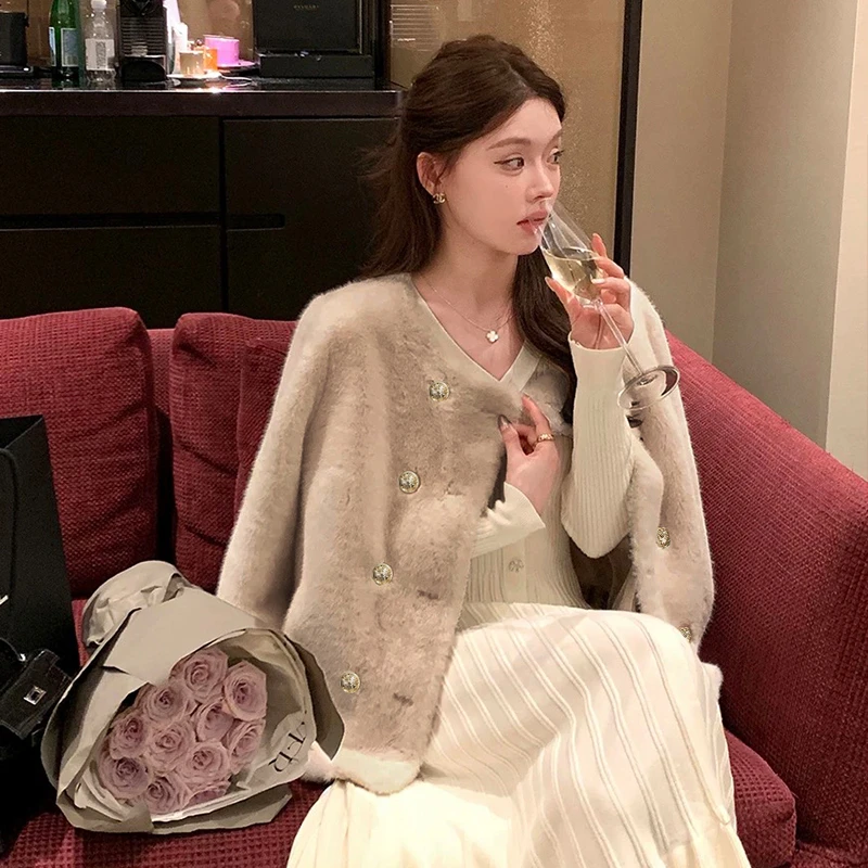 清高品质细腻舒服毛绒外皮毛一体保暖麂皮绒显瘦小香风外套上衣