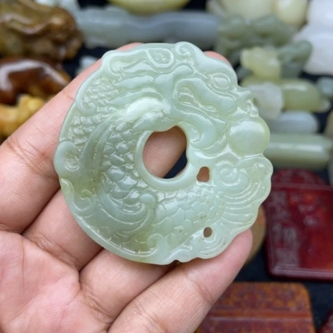 未镶嵌蛇纹石玉颈饰27