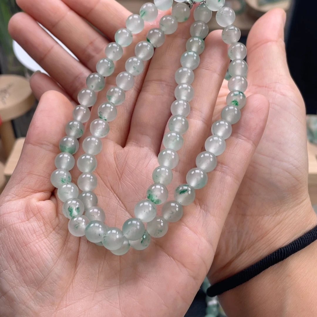 大***帅石英质玉手链未镶嵌