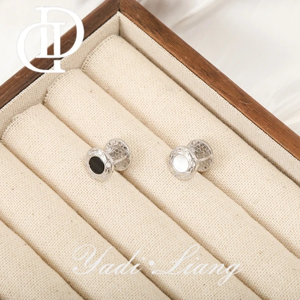 925银耳饰 梁雅帝新品【黑白双面迪斯科】冰花圆扣纯银耳饰