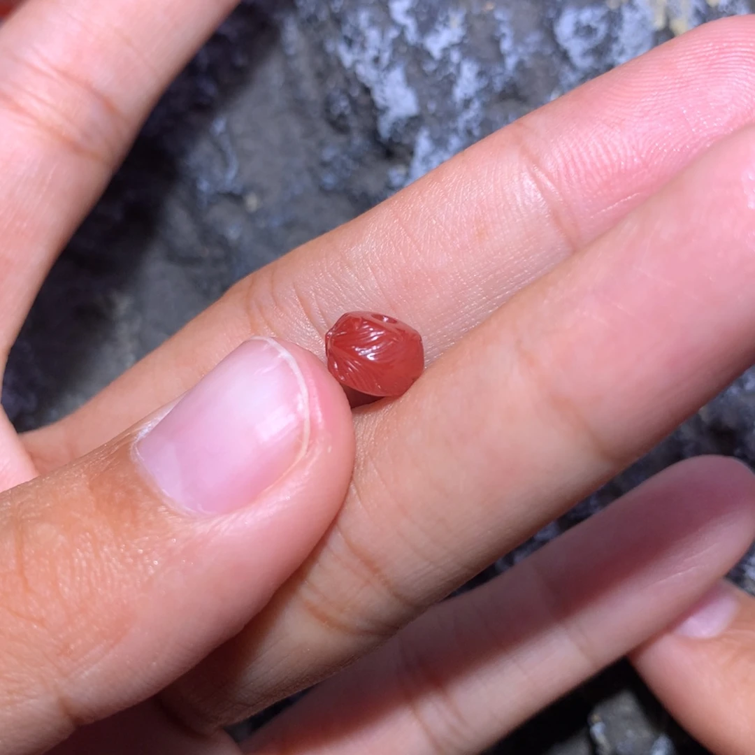 南红玛瑙未镶嵌羽毛隔珠7.6×5.5