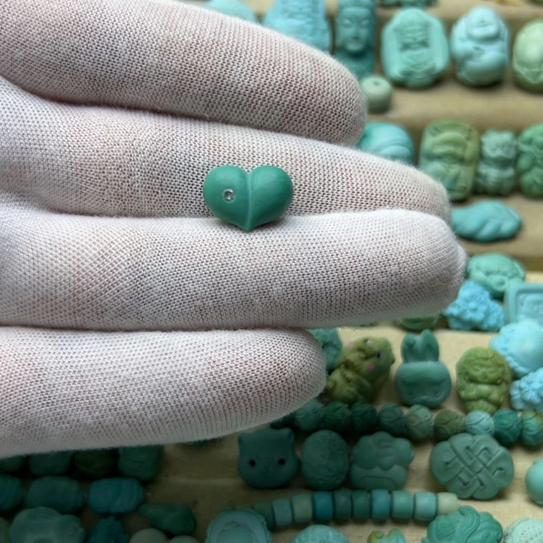未镶嵌绿松石颈饰