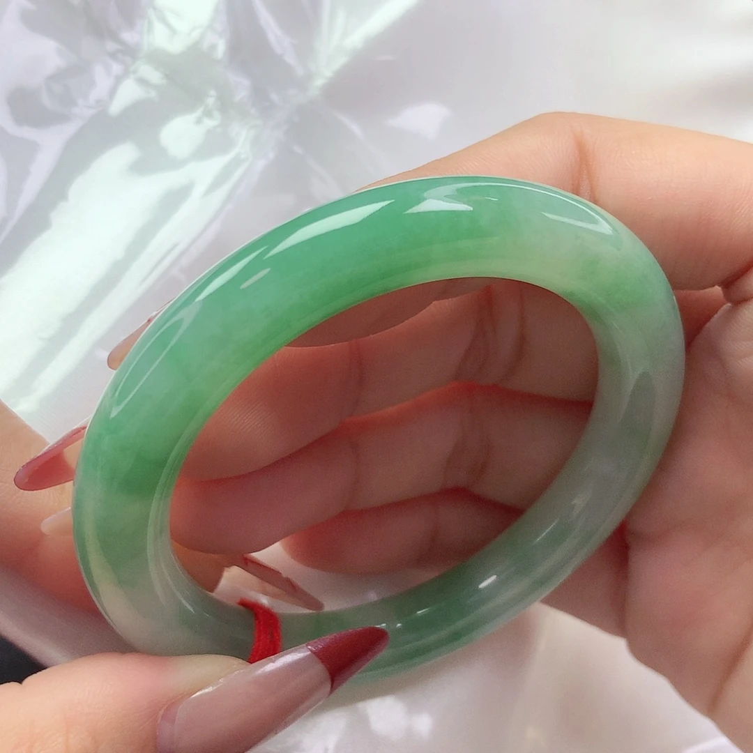 【闪购商品】翡翠手镯未镶嵌a 069001