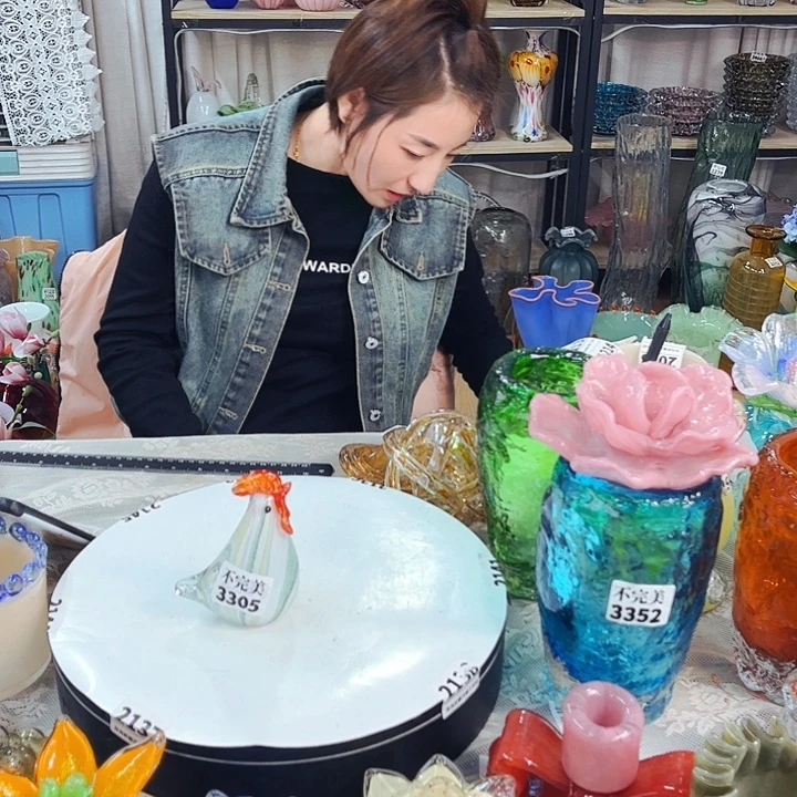 3305 家悦琉璃工艺品不完美