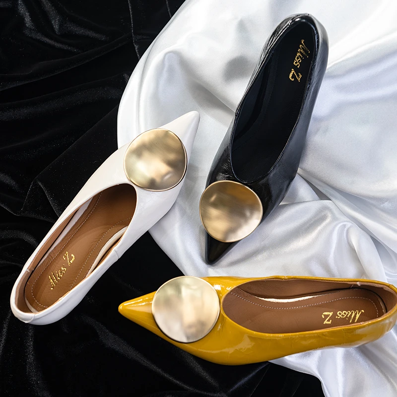 【MissZ】4.6cm尖头牛皮金属圆扣时尚单鞋